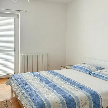 1 Bedroom Lovely In Rab Supdraga Apartmán Supetarska Draga