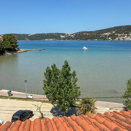 1 Bedroom Lovely In Rab Supdraga Apartmán Supetarska Draga