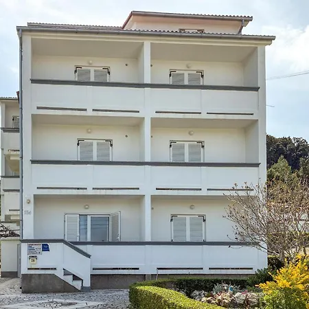Apartmán 1 Bedroom Lovely In Rab Supdraga *