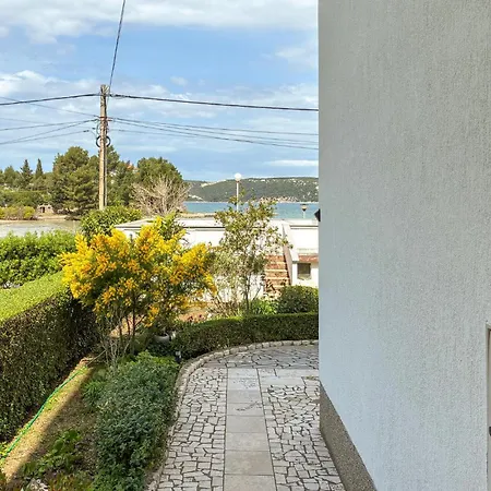 1 Bedroom Lovely In Rab Supdraga Apartmán Supetarska Draga